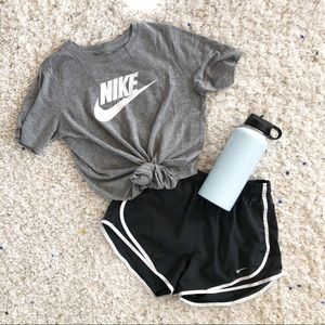 SALE Nike // Gray Short Sleeve Shirt